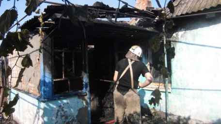 Горностаївські вогнеборці ліквідували пожежу приватного будинку